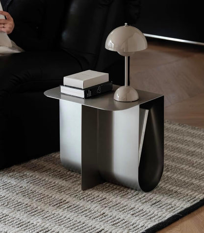 Modern Stainless Steel Side Table, Minimalist Storage Coffee Table,Accent Table，Curved Design, for Living Room, Office (Silver)