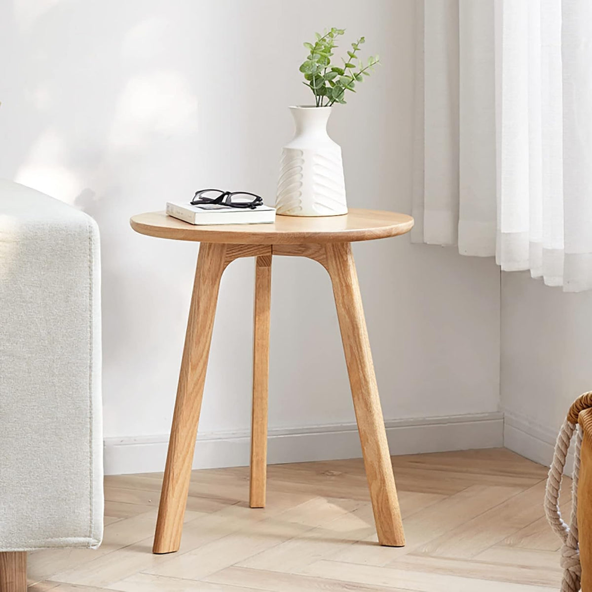 Solid Oak Wood Small Round Nightstand Side Table for Living Room, Rustic Farmhouse Bedside Table Night Stand Side End Table with 3 Legs for Small Spaces Bedroom Living Room (Natural)