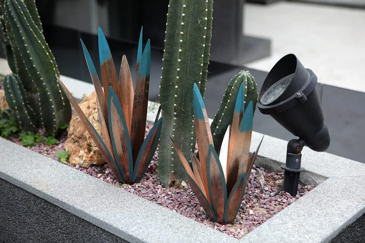 Homight Metal Agave Plants Outdoor Decor Mexican Yard Art Plants Garden Decor for Outside Metal Art Flowers Gifts for Butterflies Bees Birds for Gifts (1big&1small)
