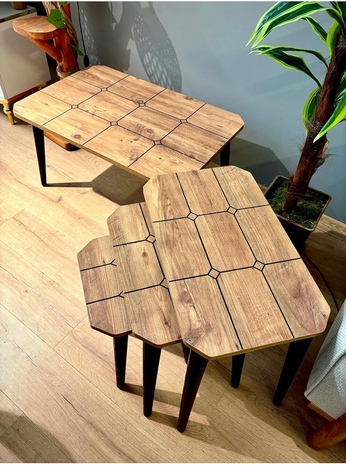 SODEF 3-Piece Nesting Side Table Set & Coffee Table Set, Wood Finish, Geometric Design, Scandinavian Style, Durable Chipboard with PVC Edge Banding, Easy Assembly - Brown