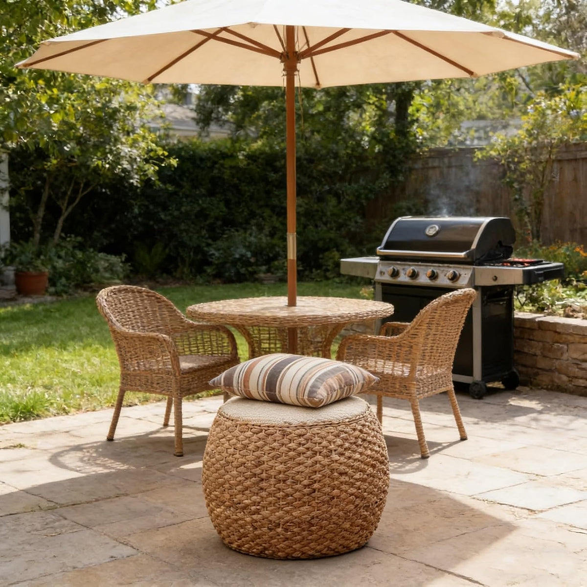 Round Ottoman Natural Seagrass Braided Poof Hand Weaving Round Ottomans Boho Footrest Stool for Home Living Room Bedroom Patio(32cm/12.5in)